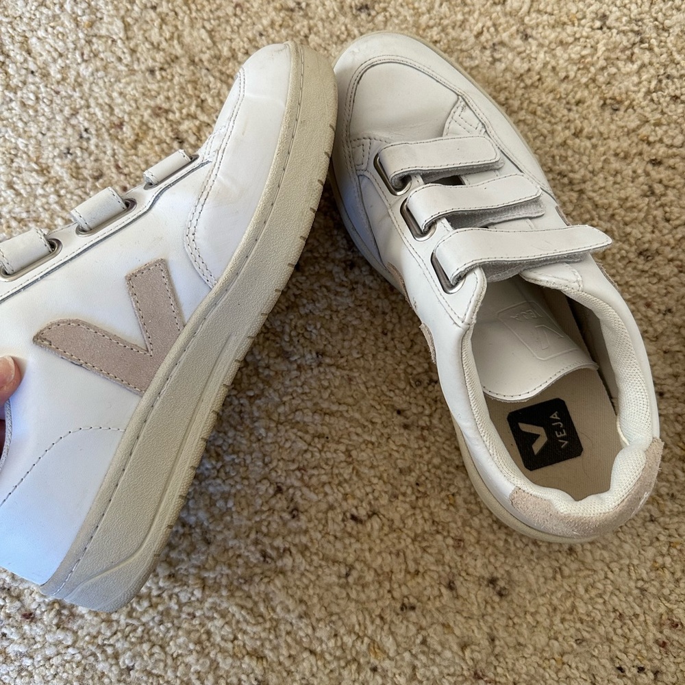 Veja Velcro Tennies